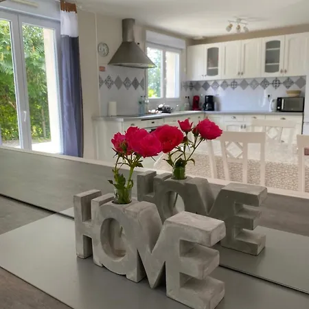 Maison Avec Parc Arbore Entre Terre Et